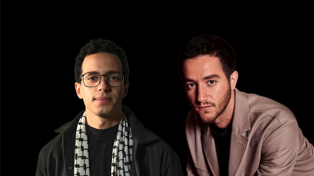 طه دسوقي يقدم تكريمًا لأحمد مالك في مهرجان الإسكندرية للفيلم القصير.