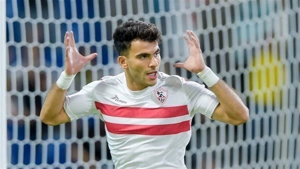 أحمد مصطفى "زيزو" لاعب نادي الزمالك خلال مباراة في الدوري المصري، وسط توتر مع إدارة النادي بسبب أزمة مستحقاته المالية المتأخرة.