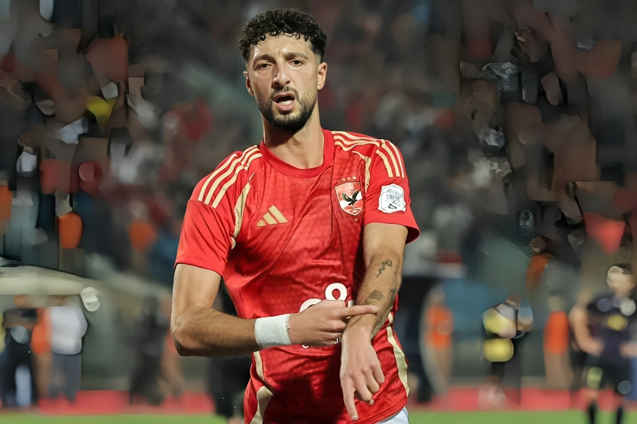 الجهاز الفني للفريق الأحمر اتخاذ قرار بعدم مشاركة اللاعب وسام أبو علي