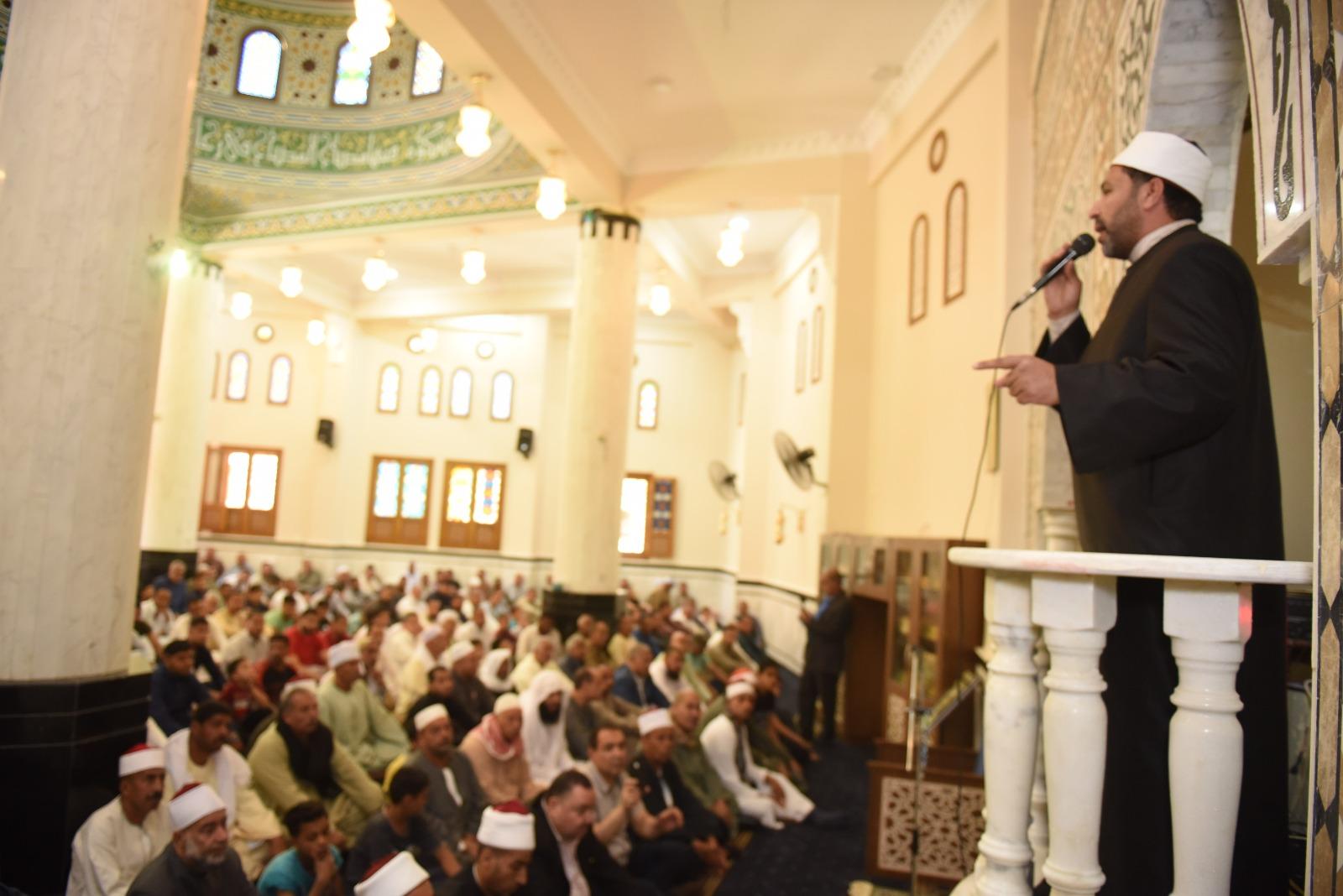 خطبة الجمعة القادمة لوزارة الأوقاف عن رعاية اليتيم والتحذير من الشائعات