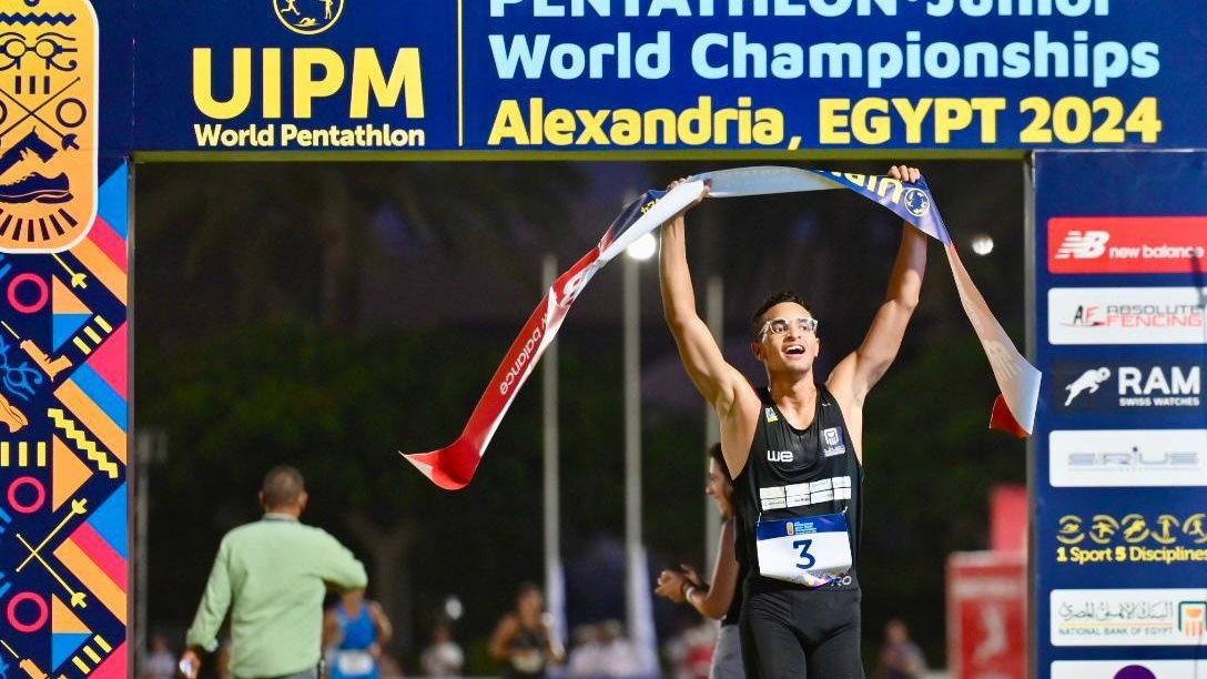 معتز وائل يتوج بذهبية كأس العالم للخماسي الحديث في القاهرة