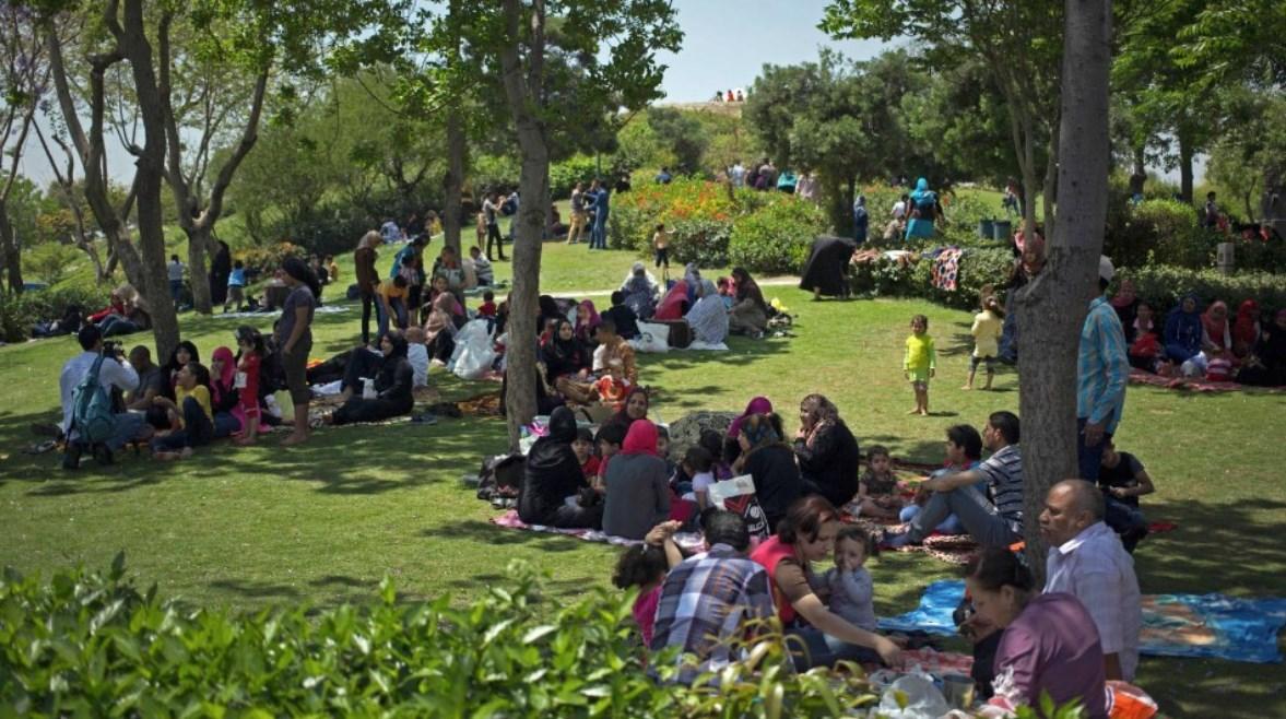 حكم الاحتفال بشم النسيم في الإسلام