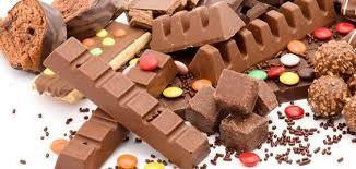 أعراض الإفراط في تناول السكر وتأثيره على الجسم والعقل