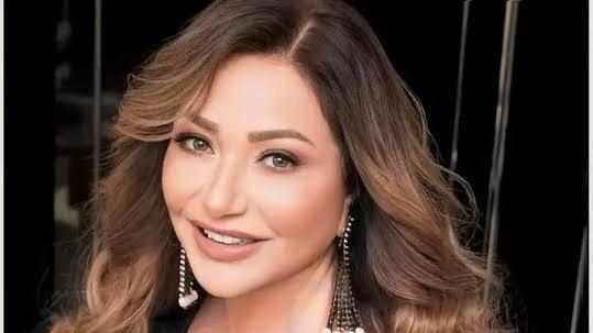 ليلى علوي تهنئ بعيد القيامة وتُكرم في مهرجان أسوان لأفلام المرأة عن مسيرتها الفنية