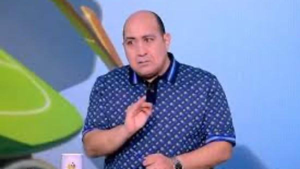 مهيب عبد الهادي يسأل الجماهير عن فرص الأهلي في الدوري 
