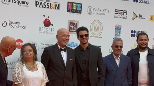 نجوم الفن على السجادة الحمراء في افتتاح مهرجان الإسكندرية للفيلم القصير
