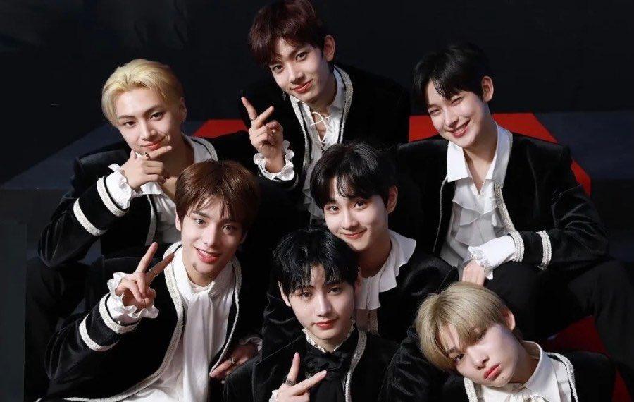 ENHYPEN stage performance