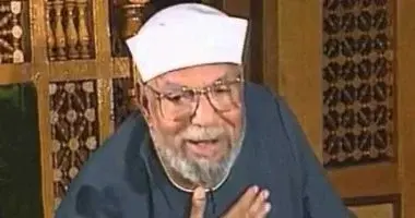 حكم وضع الأشياء داخل المصحف وتحذير الشعراوي