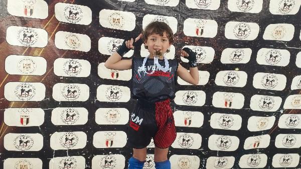 تتويج حمزة محمد ببطولة الجمهورية للكيك بوكسينج