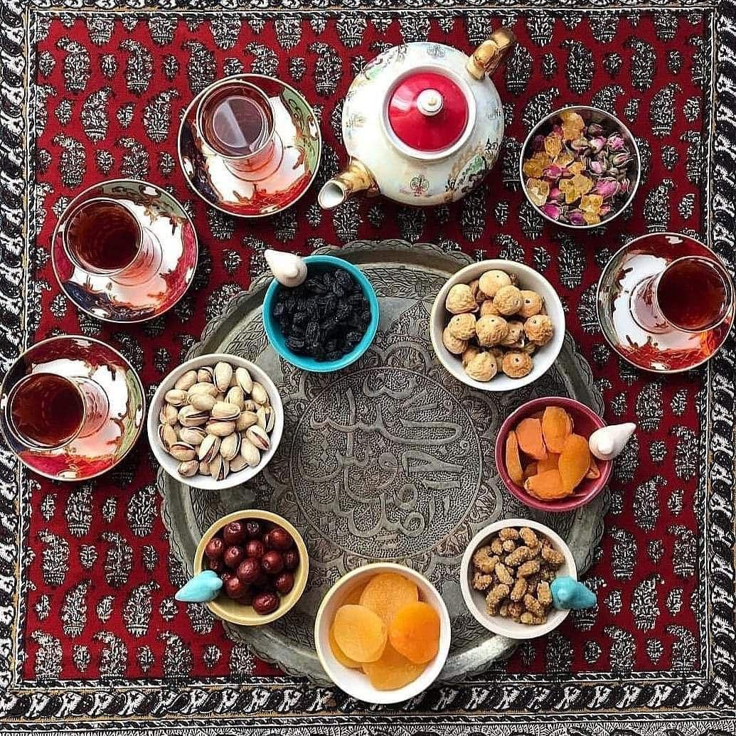 حكم إكرام الضيف في الإسلام وفضائله ومظاهر الضيافة