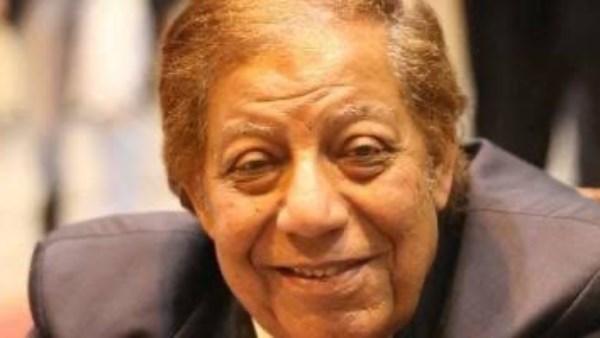 أسرة الموسيقار علي سعد تستقبل العزاء بالمجمع الإسلامي في الشيخ زايد بعد رحيله عن عالمنا