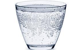 تأثير المياه الفوارة على إنقاص الوزن والشعور بالشبع