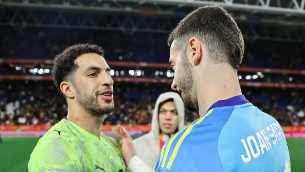 مصطفى شوبير حارس مرمى منتخب مصر يشارك صور من مباراة أسبانيا