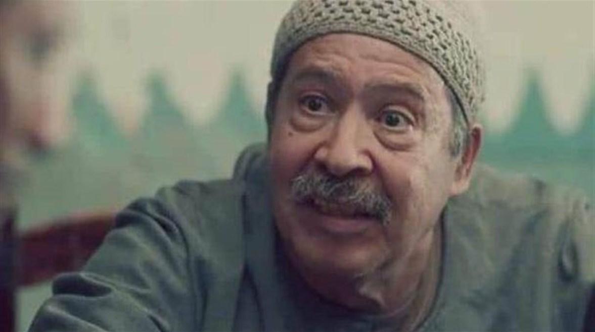 شاب يؤدي العمرة نيابة عن الفنان سامي عبد الحليم بسبب مرضه