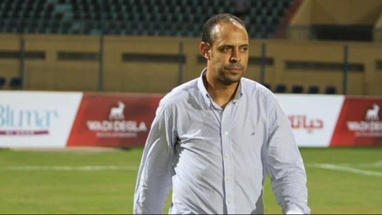 عماد النحاس في اجتماع مع لاعبي المصري قبل مواجهة بيراميدز