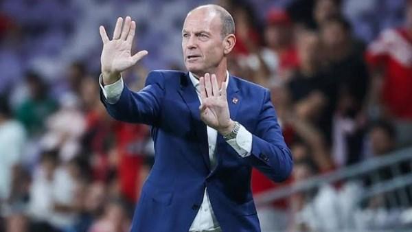 مفاوضات داخل الأهلي بشأن رحيل المدرب قبل مباراة القمة