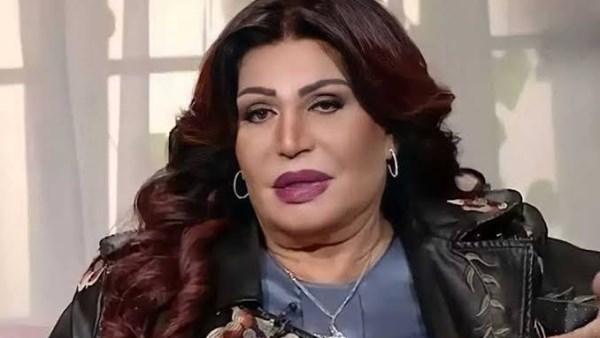الفنانة نجوى فؤاد خلال فترة العلاج من آلام العمود الفقري
