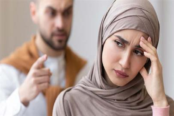 حكم امتناع الزوجة عن زوجها بسبب عدم الصلاة