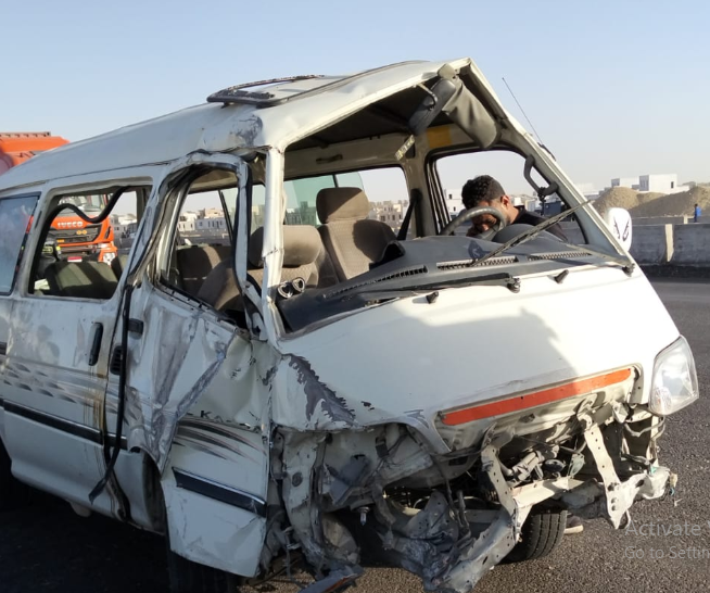 انقلاب ميكروباص على الطريق الصحراوي الشرقي بالمنيا وإصابة 8 أشخاص
