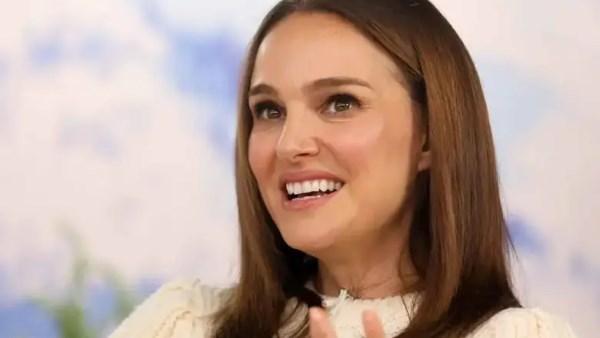 ناتالي بورتمان تعلن حملها الثالث في ظهور إعلامي حديث مليء بالمشاعر