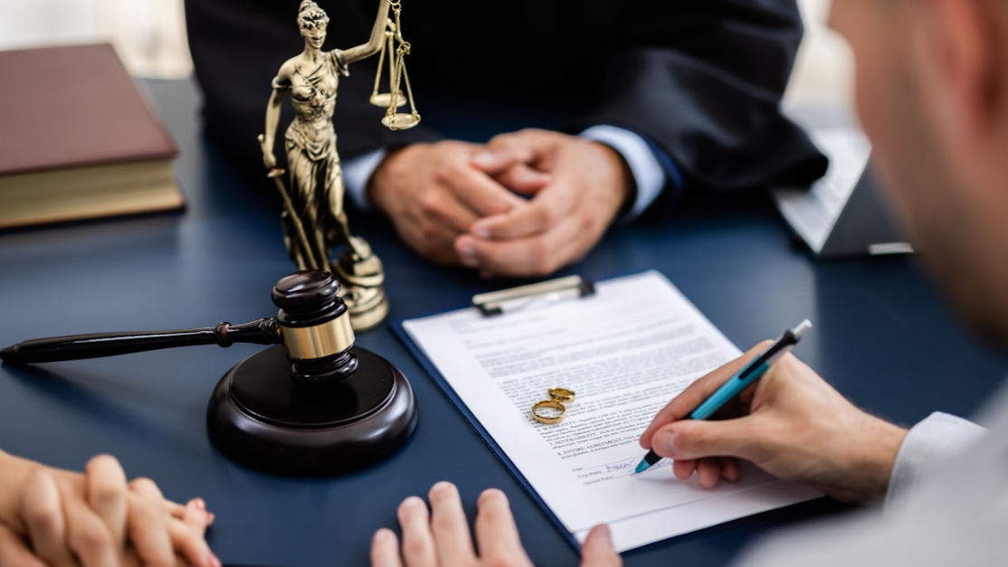 الأستاذ عباس موسى كامل