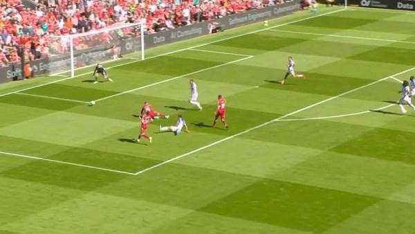 محمد صلاح يشارك مع ليفربول أمام كريستال بالاس في الدوري الإنجليزي