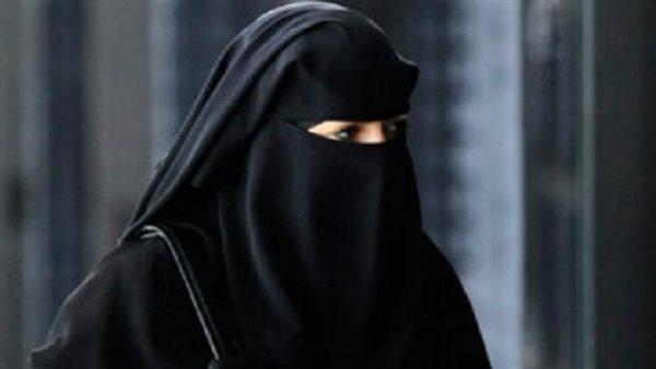 حكم لبس المرأة النقاب أثناء الإحرام في الحج والعمرة