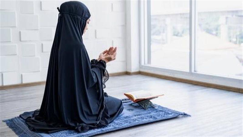 حكم الغُسل للمرأة التي تستخدم لاصقة منع الحمل وكيفية الطهارة الشرعية