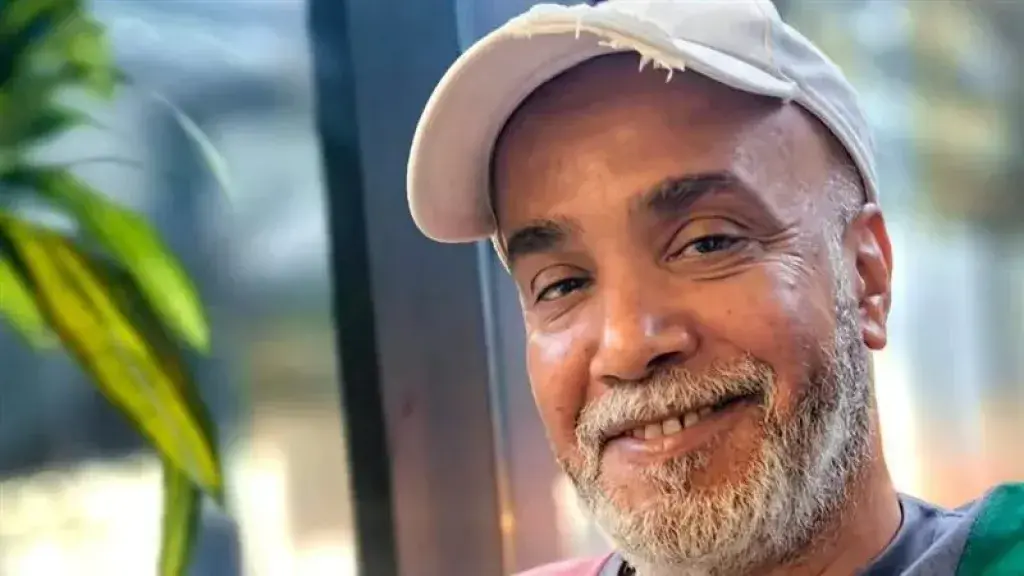 رسالة رثاء مؤثرة في ذكرى فنان كوميدي