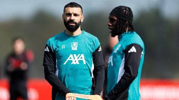 محمد صلاح خلال تدريب ليفربول استعدادًا لمواجهة باريس سان جيرمان