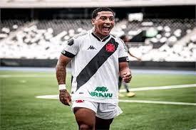 خوان ألفينا خلال تواجده في القاهرة بعد انضمامه للزمالك.