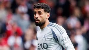 المهاجم الفلسطيني عدي الدباغ بقميص فريقه قبل الانضمام المحتمل لنادي الزمالك