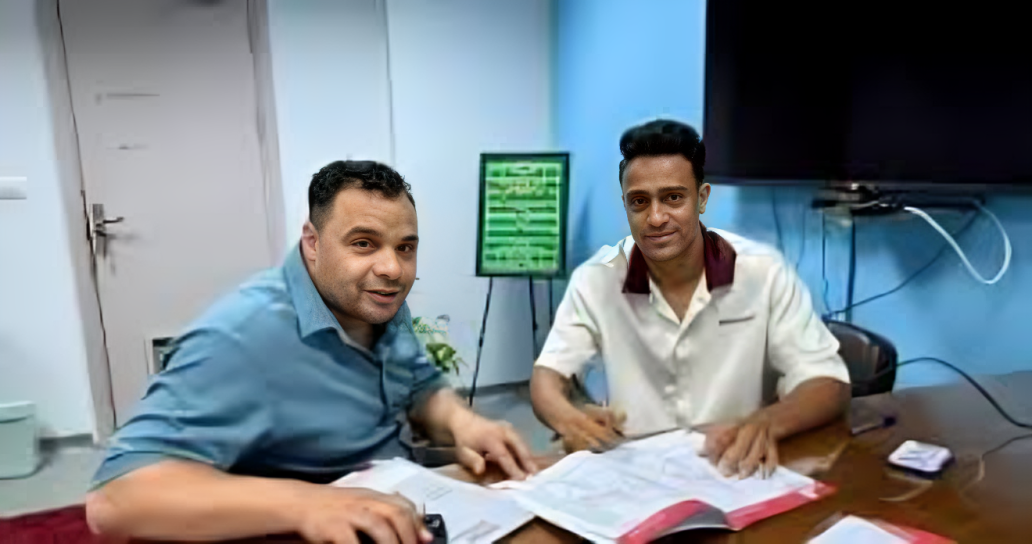 مصطفى البدري يوقع لبتروجت بعد فسخ عقده مع الأهلي.