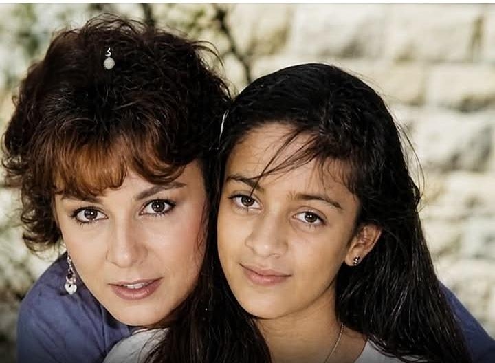 تشييع جثمان ياسمين أبو النجا ابنة الفنانة نجلاء فتحي من مسجد عمر بن عبد العزيز في هليوبوليس