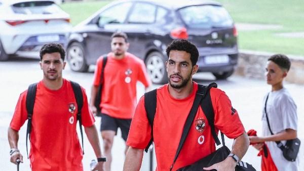 بعثة الأهلي تصل إلى برشلونة استعدادًا لمواجهة برشلونة في كأس خوان جامبر