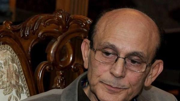 الفنان محمد صبحي داخل المستشفى لإجراء فحوصات طبية وحقيقة حالته الصحية