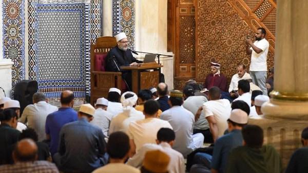 مجلس قراءة الشمائل المحمدية بمسجد الإمام الحسين احتفالًا بالمولد النبوي