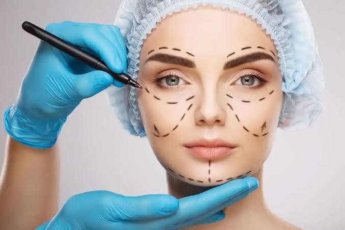 جراحات الوجه والفكين التجميلية والعلاجية