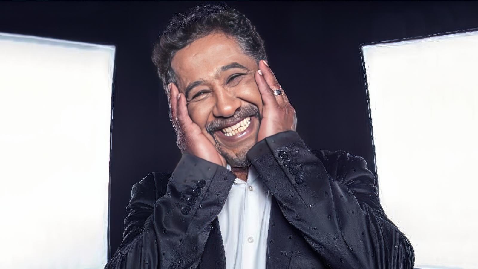 الشاب خالد يرد على الانتقادات بعد حفله ويؤكد حبه للجزائر