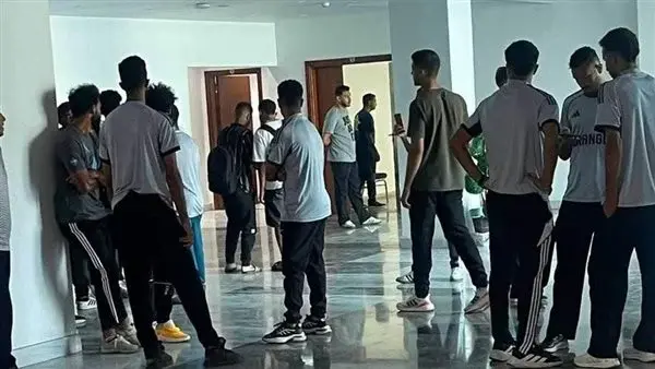 لاعبو أورانج داخل مقر اتحاد الكرة