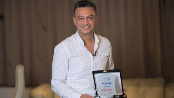 سمسم شهاب يغني أغنية أنا العريس خلال ندوة صدى البلد الإخباري