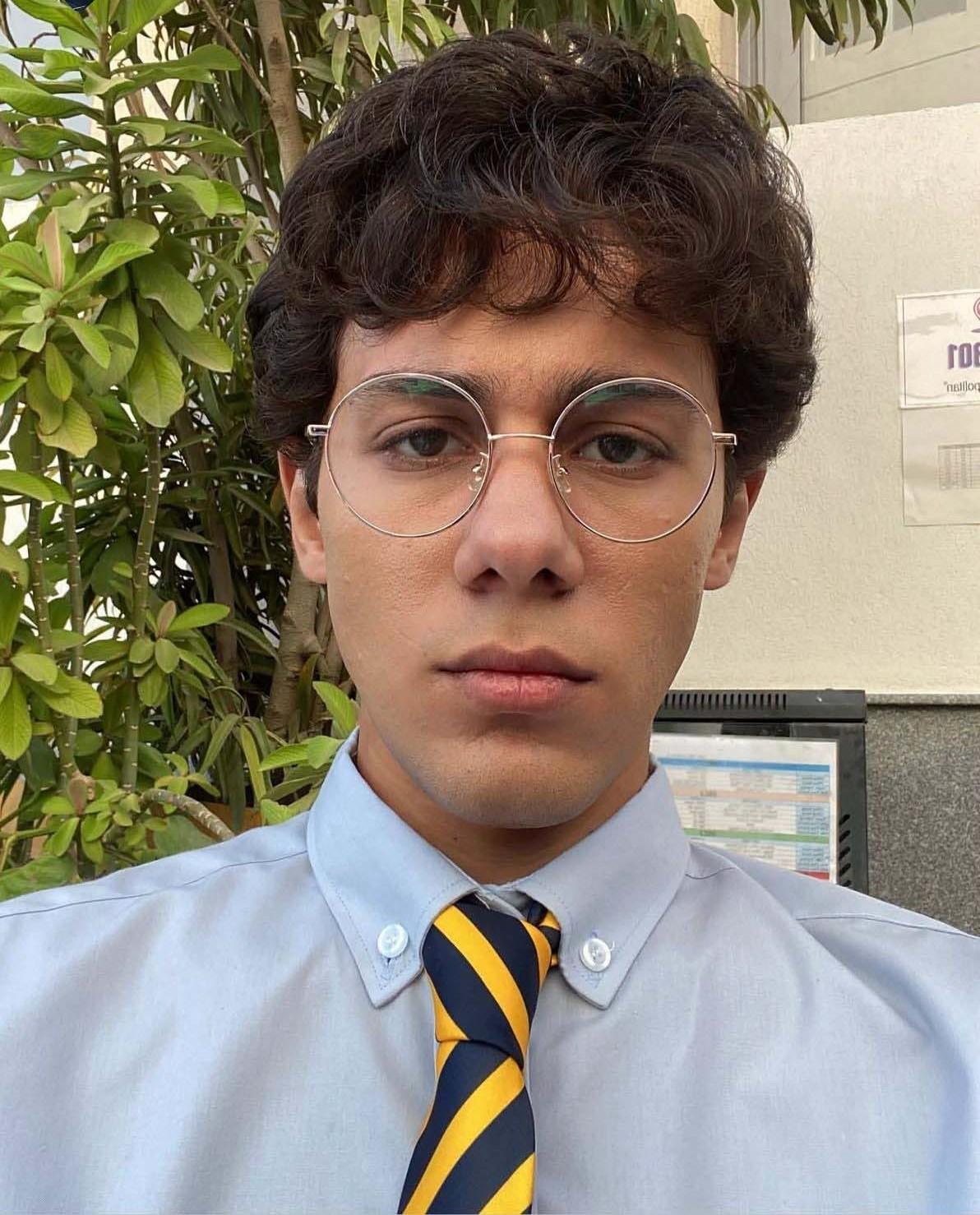 عمر رزيق