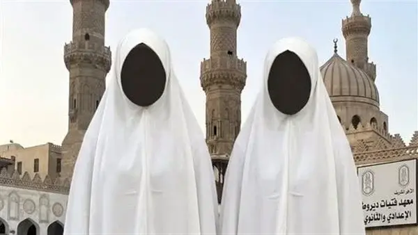 الزي المدرسي للطالبات