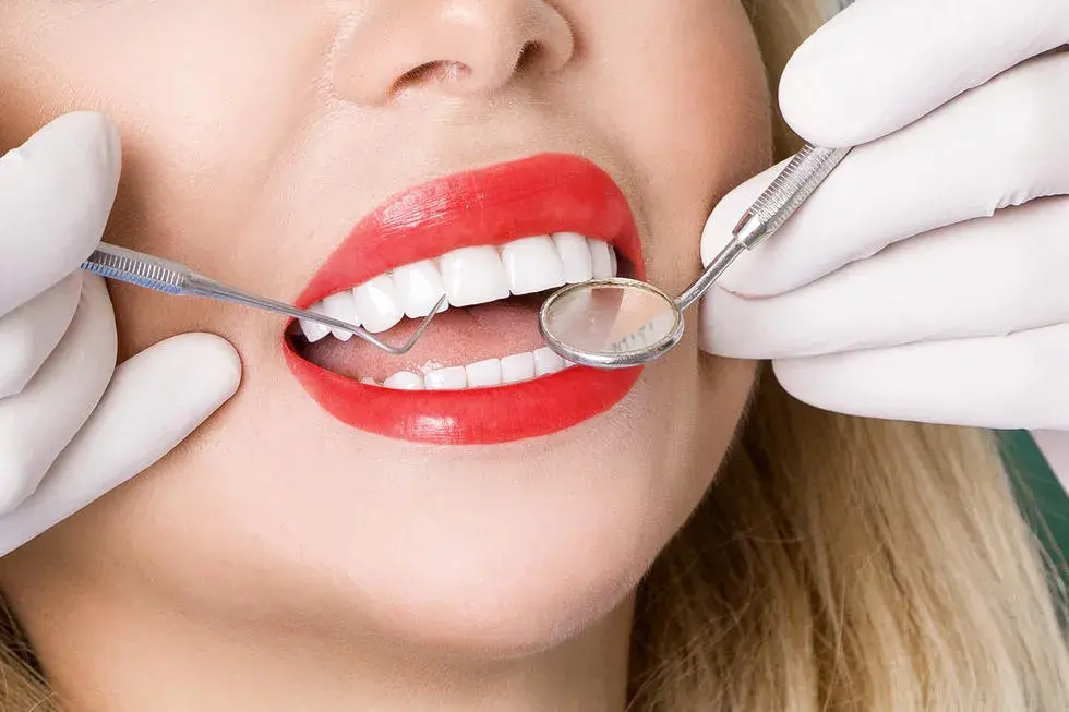 دكتورتجميل الأسنان في البحيرة
