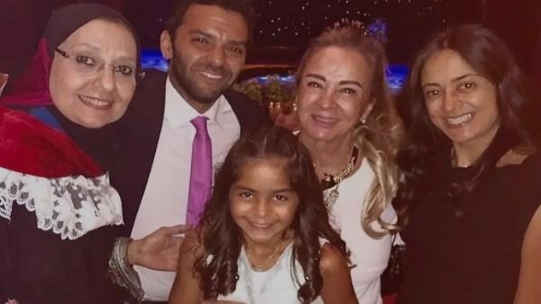 نادية الجندي تواسي نجلاء فتحي بعد وفاة ابنتها ياسمين أبو النجا