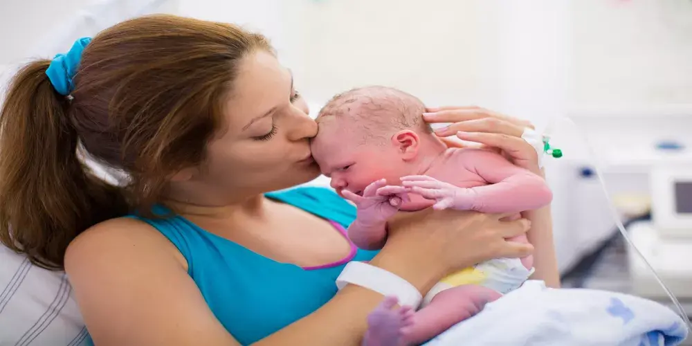 الفترة الأولى من حياة الطفل وأهم نصائح الرعاية