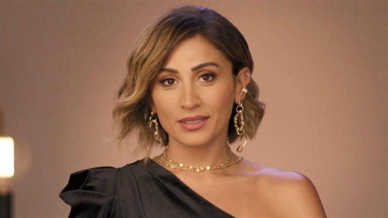 دينا الشربيني بإطلالة مصرية 100% خلال تصوير مسلسل «لا تُرَدّ ولا تُستَبدَل»