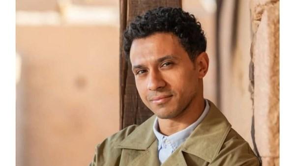 عصام عمر في مشهد من مسلسل عين سحرية ومسلسل بطل العالم