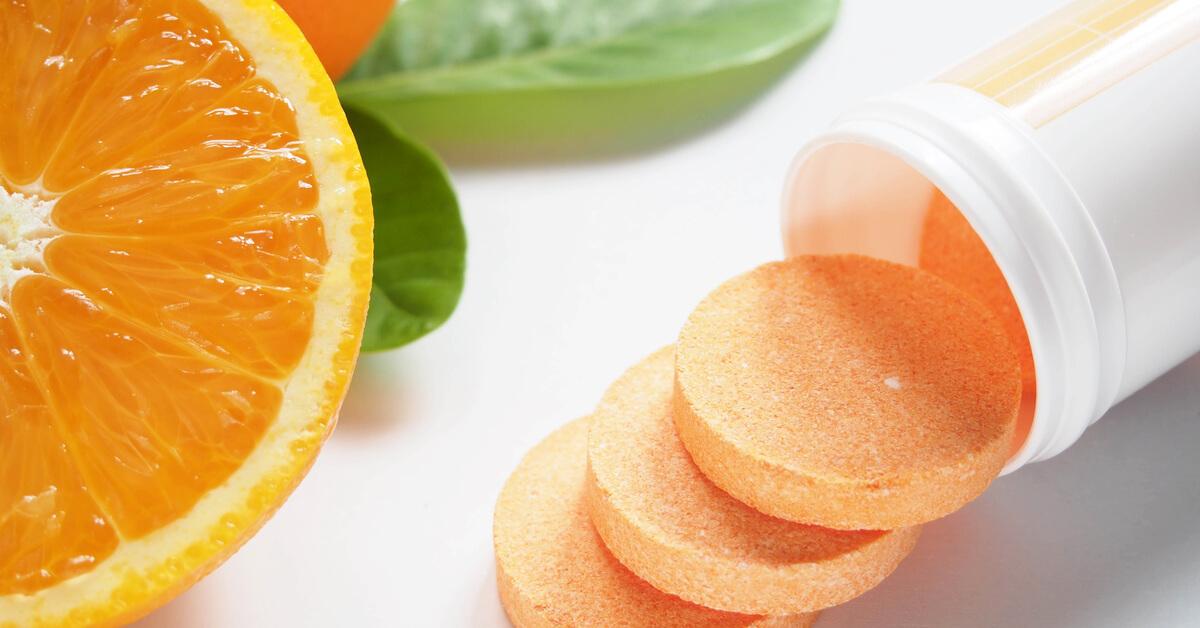 مكملات فيتامين سي وتأثيراتها الجانبية المحتملة