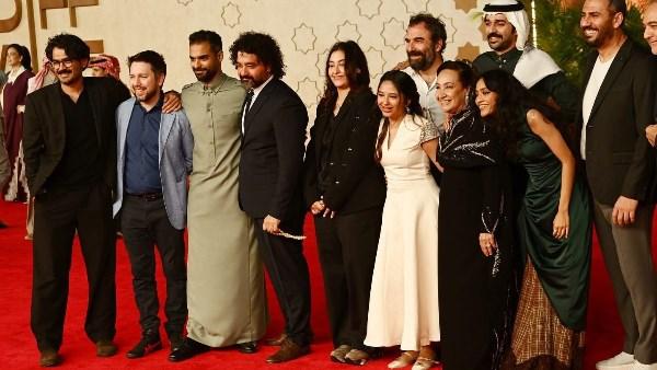 السجادة الحمراء خلال العرض الأول لفيلم "هجرة" ضمن مهرجان البحر الأحمر السينمائي